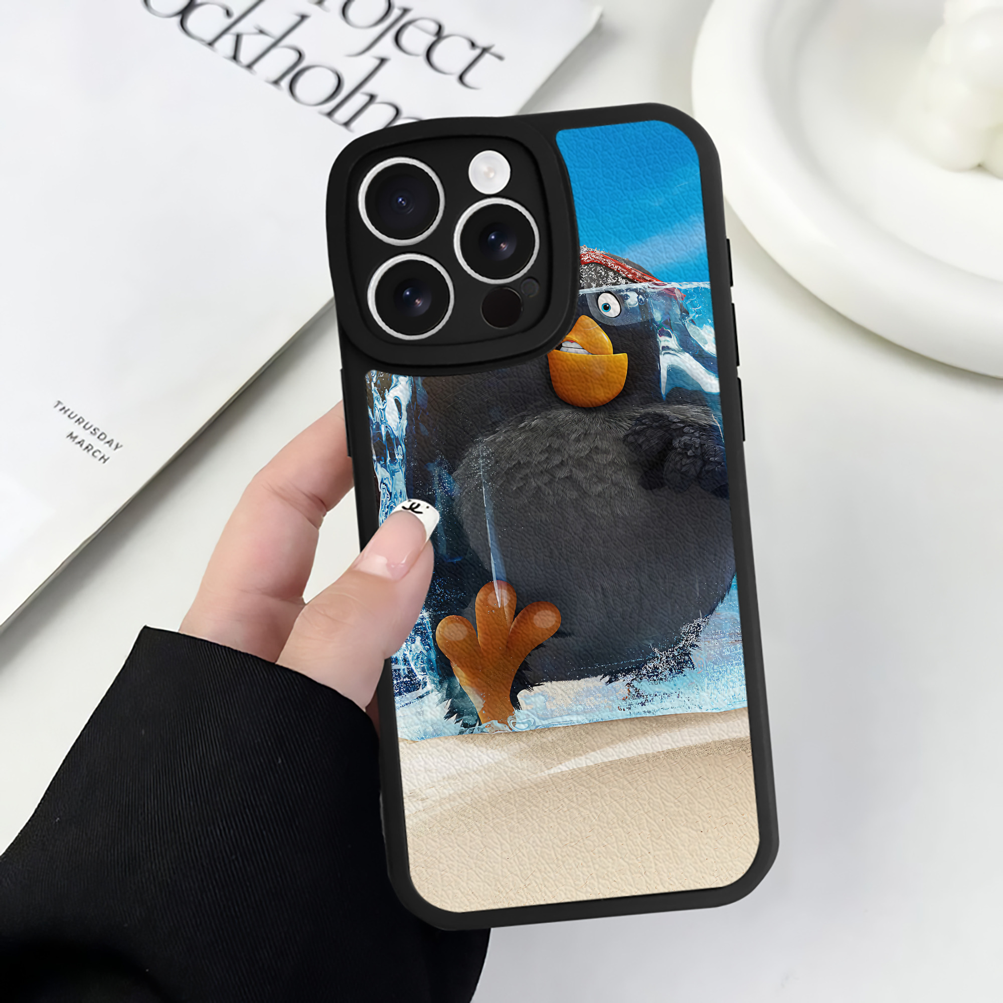 （画像用） Angry Birds アングリーバード 【iPhone 16シリーズ対応】シリコンスマホケース（レザー調） 材質：シリコン